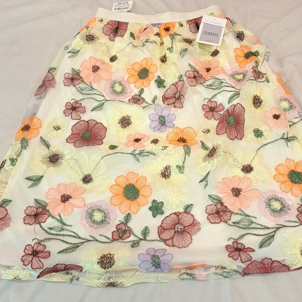 Classic Concepts Floral Skirt M
